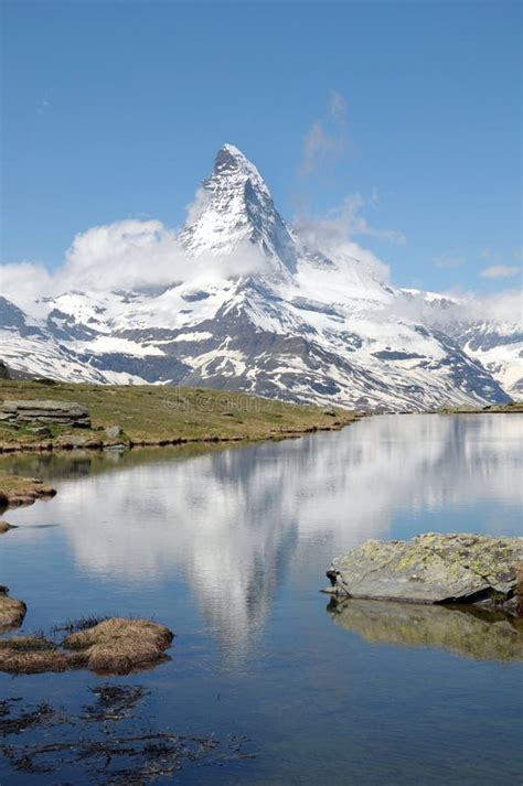 Matterhorn Peak On Stellisee Lake Stock Photo Image Of Morning
