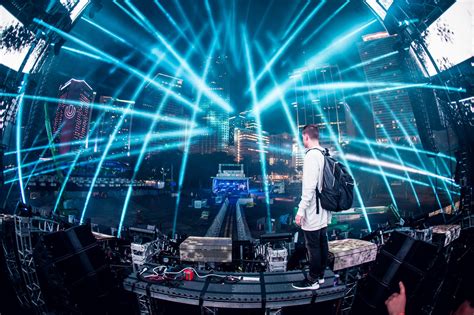 Which now makes him one of the richest djs in the world. Martin Garrix ofreció un concierto para gente sorda | Beat ...