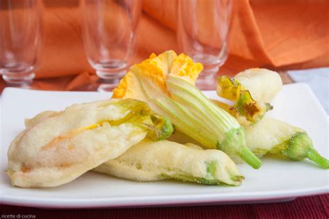 Maybe you would like to learn more about one of these? fiori di zucchina o zucca fritti in pastella | Ricette di ...
