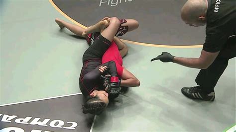 Singapore Female Mma Star Kirstie Gannaway Chokes Out Opponent Watch