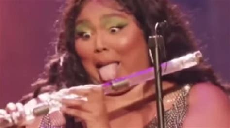 Oppressed Rapper Lizzo Twerks While Playing James Madisons 200 Year