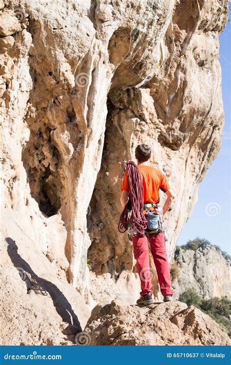 Cliff Hanging Stock Images Download 5386 Royalty Free Photos Page 2