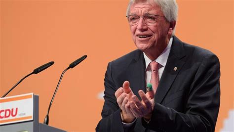 Ministerpräsident bouffier (cdu) sieht wegen der ernsten lage keinen die von bund und den ländern geplanten regeln sollen am montag, 2. Hessen: Hessens Corona-Kabinett will neue Regeln ...