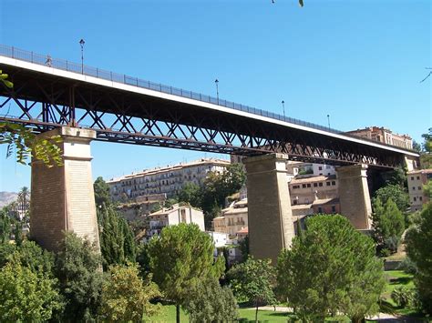 Refers to person, place, thing, quality, etc. Los puentes de Alcoy... y algunos más.: El Viaducto de ...
