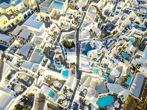 How To Book A Santorini Hotel Without Breaking The Bank