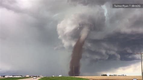 Incredible Shot Of Tornado Swirling In Alberta Youtube