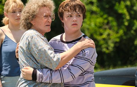 Glenn close talks to yahoo about hillbilly elegy. 'Hillbilly Elegy' review: death, drugs and the American Dream