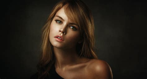 Anastasiya Scheglova Russian Blonde Model Girl Wallpaper 021 2000x1080 Wallpaper Juicy