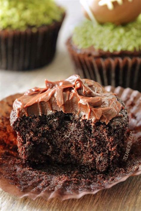 Jetzt ausprobieren mit ♥ chefkoch.de ♥. Schokoladen Fußball Cupcakes (vegan, milchfrei, Vollkorn ...