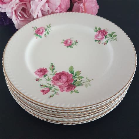 Johnson Bros England Pink Roses Old England Pattern Dinner Plate