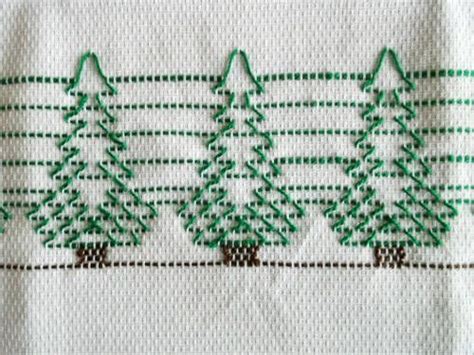 Huck Embroidered Christmas Trees Swedish Weaving Patterns Swedish