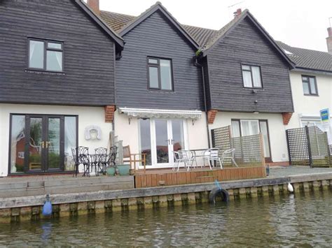 3 Bed Cottage In Wroxham 3177312 Swan Cottage Self Catering Three