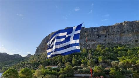 Eιδήσεις, video, multimedia για ελλάδα, οικονομία, κόσμος, πολιτική, τεχνολογία, επιχειρήσεις, πολιτισμός, ταξίδι, breaking news, premium content. Καστελόριζο : Κρητικός ύψωσε την μεγαλύτερη ελληνική ...
