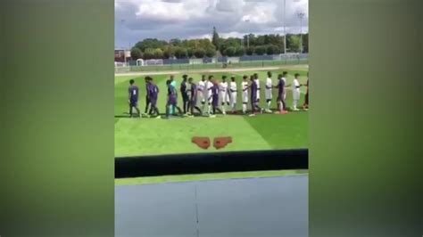 Un tanto en el que demostró su calidad al marcharse de dos defensas y batir por bajo al portero. Liga Francesa: Xavi Simons, la perla que dejó La Masía ...