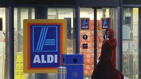 Aldi graduate scheme's £44k salary matches top law firms | ITV News