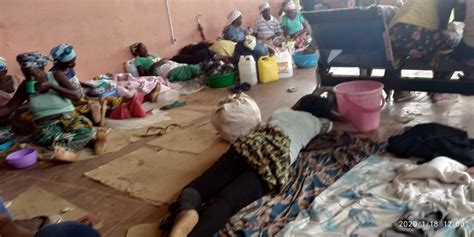 No Hospital Do Uíge Bebés Saudáveis Dormem No Chão Wizi Kongo
