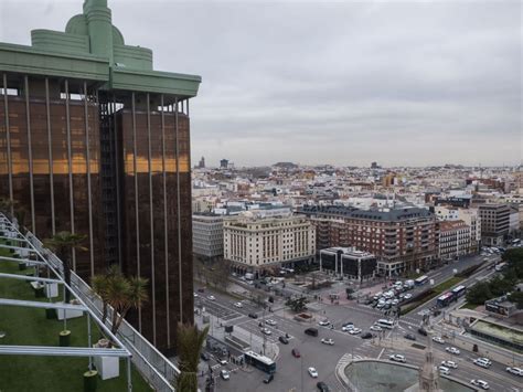 Torres colón or the colon towers as i would like to call it. El Ayuntamiento protege la estructura colgada de las ...