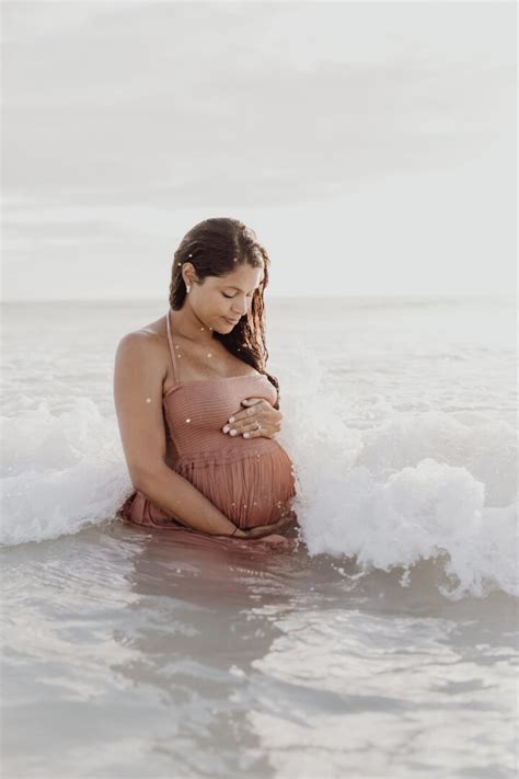 Beach Maternity Photoshoot Detailed Guide Janel Kilnisan Lifestyle Photography
