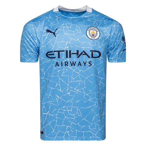 Die typischen hellblauen trikots von manchester city kannst du selbstverständlich im gut sortierten shop von 11teamsports bestellen, und zwar in verschiedenen größen. Manchester City Trikot 2020/21 : Manchester City ...
