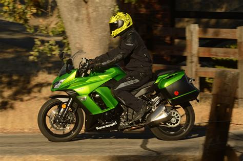 Просматривайте этот и другие пины на доске nice rides пользователя kailash gianani. Kawasaki Ninja 1000 First Ride Review Video - MotoGeo