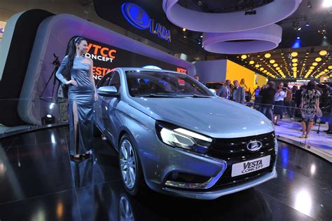 АвтоВАЗ представил концепт Lada Vesta и новую итерацию Xray КОЛЕСАру