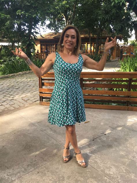 She is an actress, known for клон (2001), morde & assopra (2011). Cissa Guimarães usa vestido com estampas geométricas no 'É ...