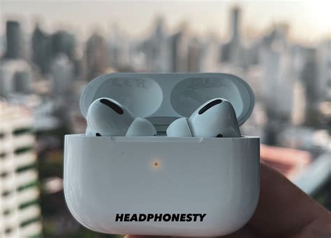Airpods‌ ‌flashing‌ ‌orange‌ ‌what‌ ‌it‌ ‌means‌ ‌and‌ ‌how‌ ‌to‌ ‌fix