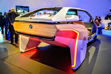 Bmw Unveils Its Crazy Self Driving Future Concept Car At Ces 2017