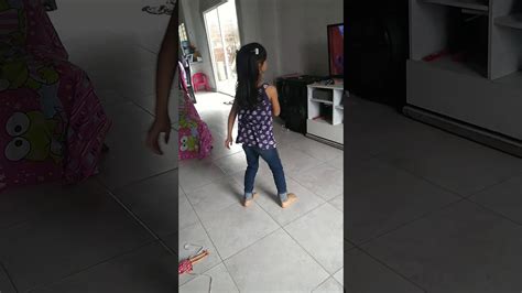 Mi Hermana Bailando Sin Que Se D Cuenta Youtube