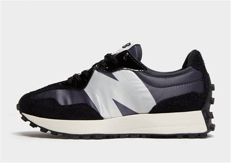 Removing these processes saves water, energy and waste compared to their colored counterparts. Acheter Noir New Balance 327 Femme