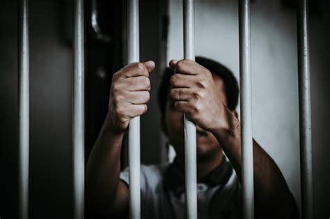 Sebagai contoh, sebuah rumah milik suami dan dengan perjanjian harta sepencarian, suami bersetuju menyerahkan tuntutan harta sepencarian pun kira hutang juga. PEGUAM SYARIE | Bertauliah & Berpengalaman | Kuala Lumpur ...