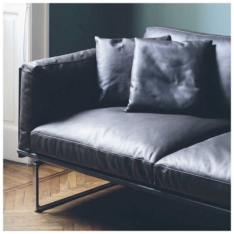 Sohn des firmeninhabers carl george otto spinnzheilte prokura ist. Cassina Otto Bank | MisterDesign