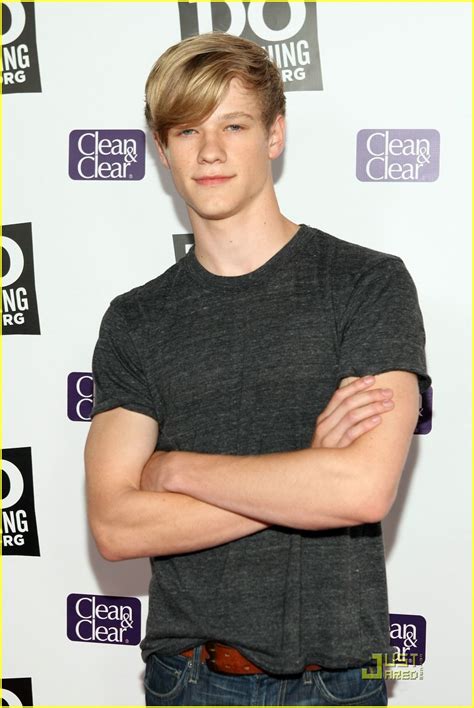 He was born in 1990s, in millennials generation. Lucas Till - Teen Choice Awards 2009 | Photo 250271 ...