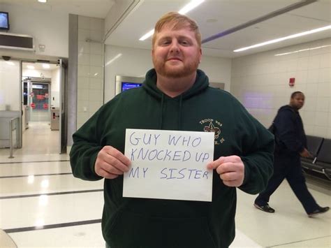 40 Funny And Embarrassing Airport Pickup Signs That Were Almost