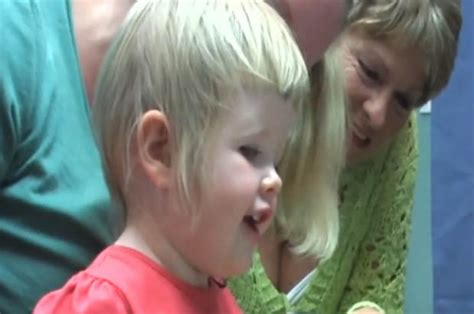 Video Heartwarming Moment Deaf And Blind Girl Aged 14