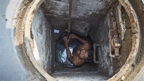 Manual Scavenging Dig Deep Safai Karmacharis Need More Telegraph India
