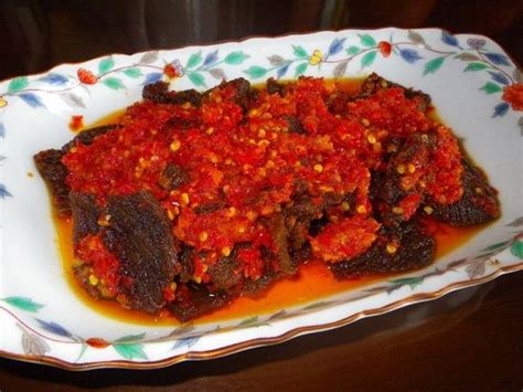 Gemar mengonsumsi dendeng daging sapi baik sebagai makanan berat maupun kudapan? Resep dan Cara Membuat Dendeng Daging Sapi Balado Basah ...