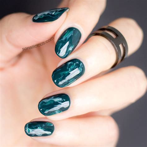 Glossy Green Marble Nails By Chi Ckoy We Heart It