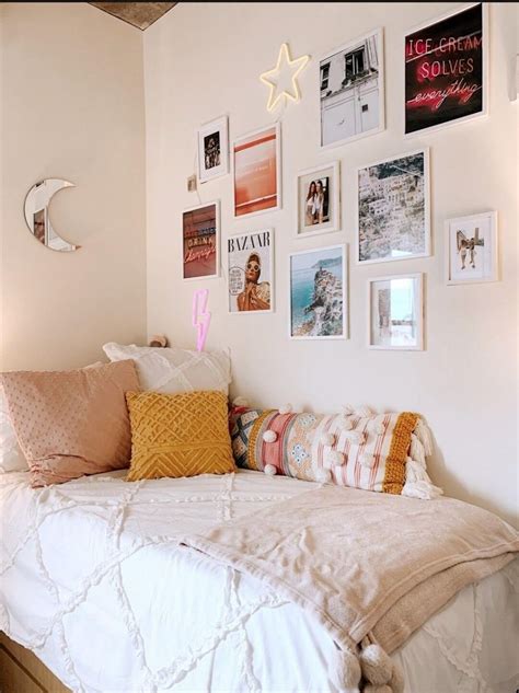 21 Beautiful Picture Wall Collage Ideas For Your Bedroom To Copy