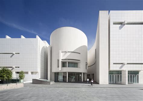 What do water and architecture have in common? Museum of Contemporary Art MACBA - Барселона Путеводитель ...