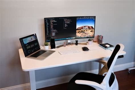 10 Desk Setup Tips And Ideas To Elevate Your Workspace