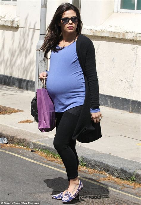 Heavily Pregnant Jenna Dewan Tatum Looks After Her Dancers Body At Pre