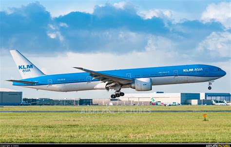 Ph Bvb Klm Asia Boeing 777 300er At Amsterdam Schiphol Photo Id