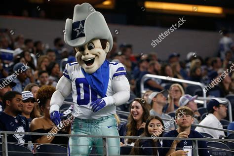 Dallas Cowboys Mascot Rowdy Interacts Fans Editorial Stock Photo