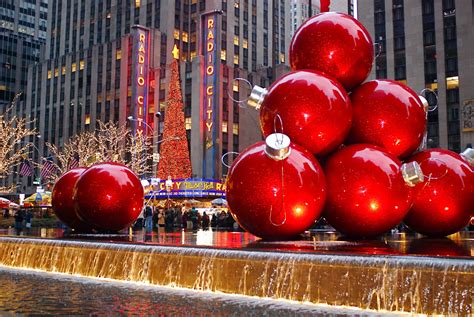Rolf's restaurant is located in manhattan in gramercy park. NYC ♥ NYC: Christmas Holiday Decorations on Sixth Avenue