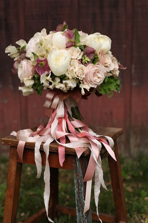Lilac = first signs of love. Lavish & Unique Bridal Bouquet Ideas - MODwedding