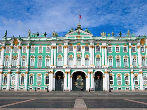 11 Amazing Royal Palaces Across The World You Have To Visit Hand