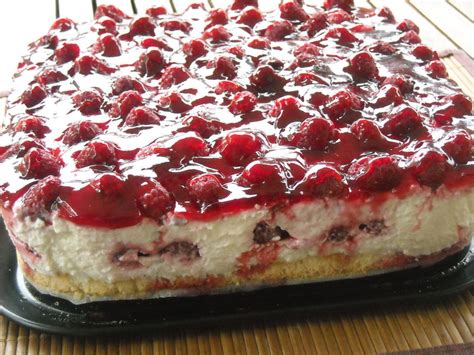 Remettez tout de suite au frais et laissez reposer pendant 2 heures le temps que l'action liante du psyllium fasse effet. GATEAU MOUSSEUX AU FROMAGE BLANC ET FRAMBOISES - Les ...