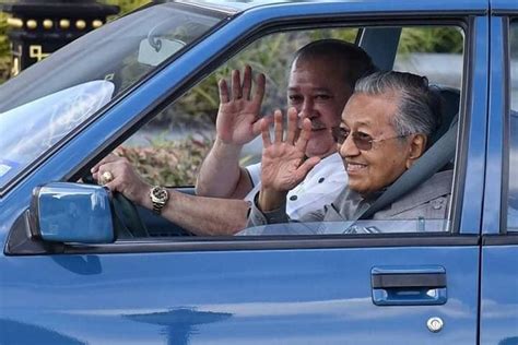 Biasa pelajar akan gagal semasa ujian di bukit kerana gagal menggunakan teknik yang betul semasa ujian. Sultan Johor pandu Tun M guna Proton Saga | Careta