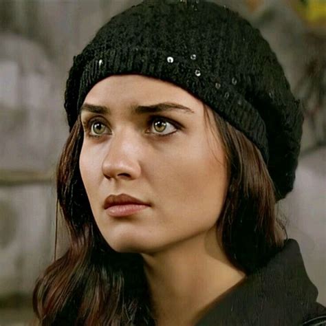 Ilk adı hatice ve ozel doğuş lisesi mezunudur. derya adlı kullanıcının tuba büyüküstün panosundaki Pin, 2020